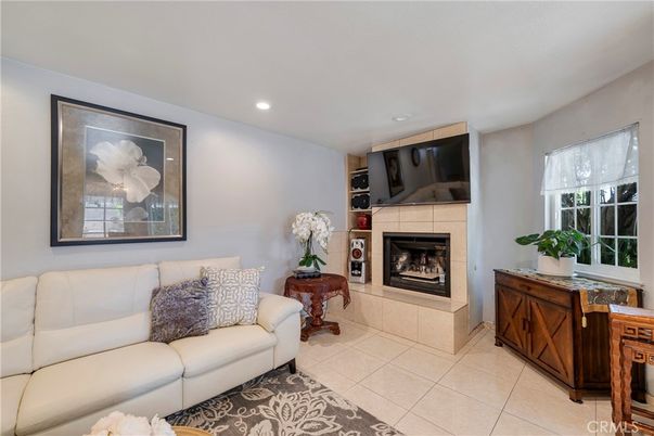 Fireplace, Interior, Living room, Recessed Lighting