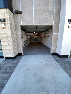 Exterior, Garage