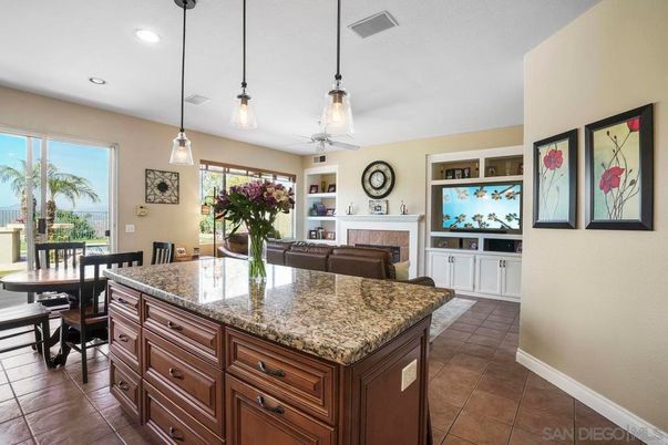 Dining room, Fireplace, Interior, Pendant Lights, Recessed Lighting