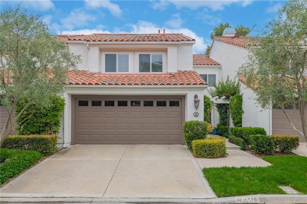 Attached, Exterior, Facade, Mediterranean
