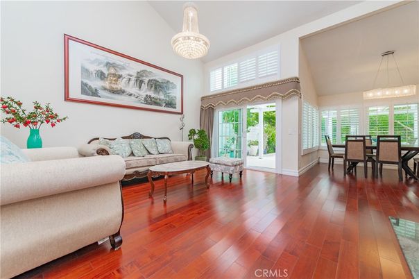 Chandelier, Dining room, Interior, Living room, Pendant Lights, Wood Texture Flooring