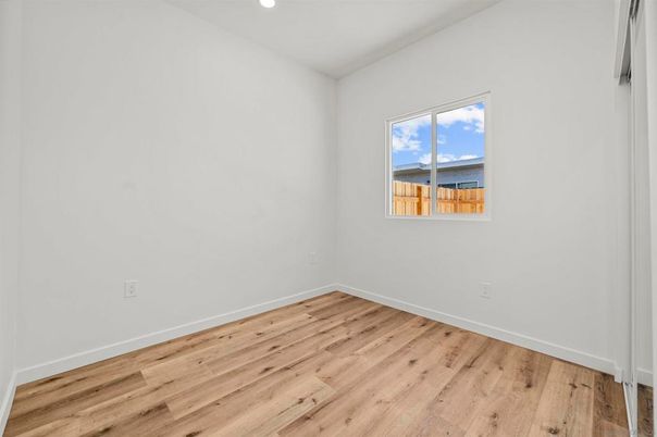 Empty room, Interior, Recessed Lighting, Water, Wood Texture Flooring