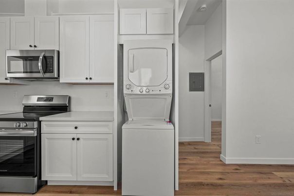 Interior, Kitchen, Washer, Wood Texture Flooring