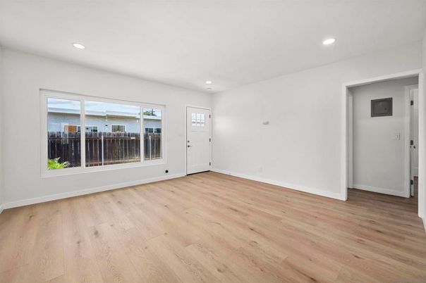 Empty room, Interior, Recessed Lighting, Wood Texture Flooring