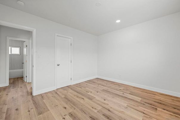 Empty room, Interior, Recessed Lighting, Wood Texture Flooring