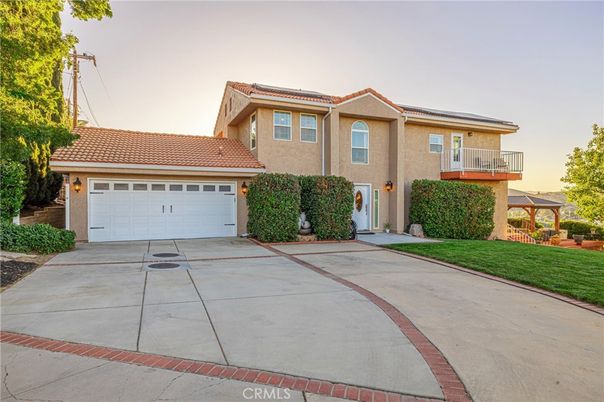 Attached, Exterior, Facade, Mediterranean