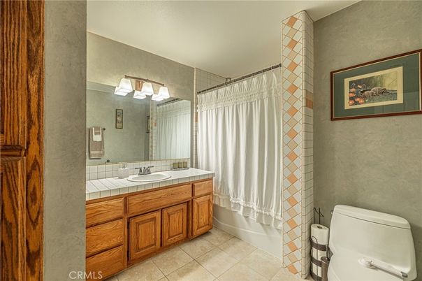 Bathroom, Interior, Tile Countertops