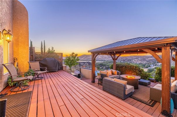 Exterior, Wood Texture Flooring