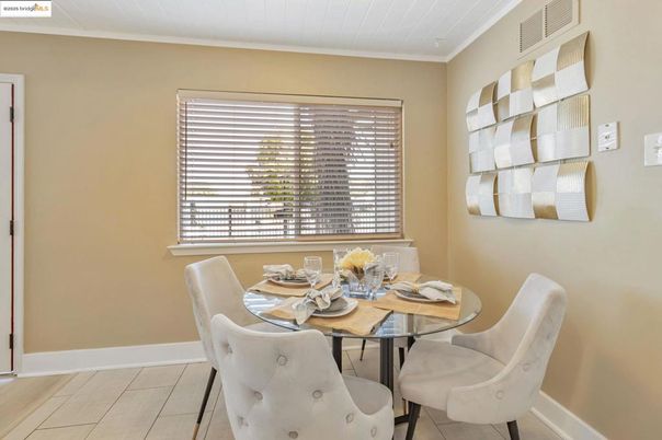 Dining room, Interior