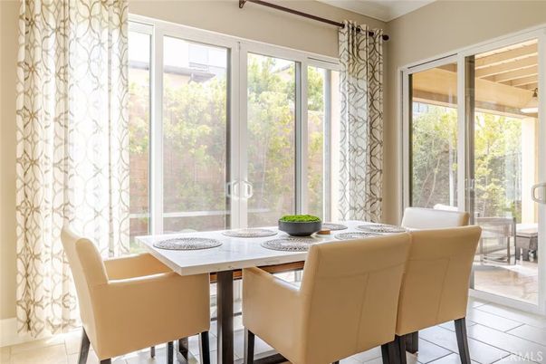 Dining room, Interior