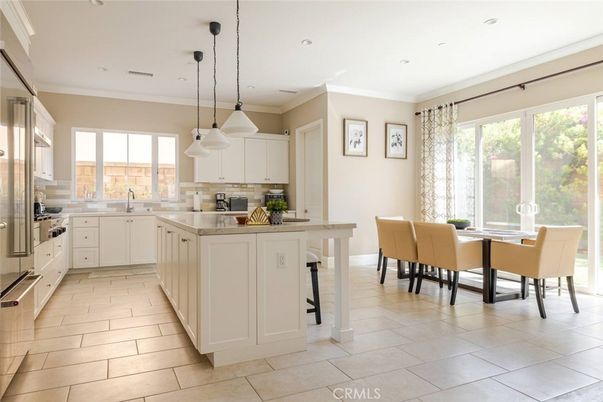 Dining room, Interior, Kitchen, Pendant Lights, Recessed Lighting, Stainless Steel Appliances