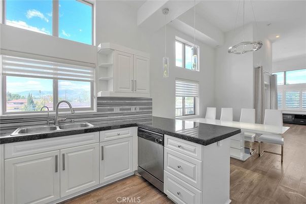 Dining room, Interior, Kitchen, Pendant Lights, Recessed Lighting, Wood Texture Flooring
