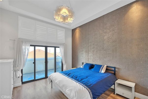 Bedroom, Interior, Pendant Lights, Wood Texture Flooring