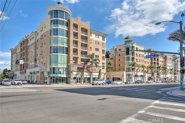 Exterior, Facade, Condo Building