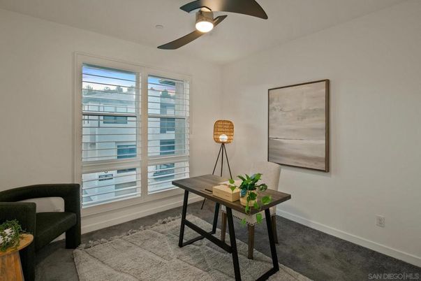 Home Office, Interior