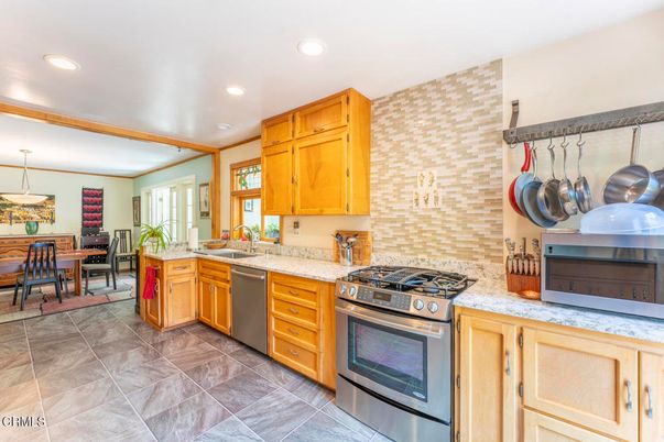 Dining room, Interior, Kitchen, Pendant Lights, Recessed Lighting, Stainless Steel Appliances