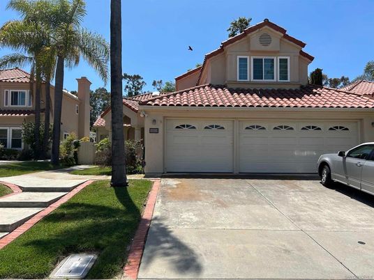 Attached, Exterior, Facade, Mediterranean