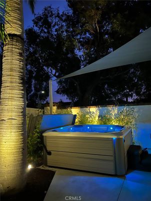 Exterior, Hot Tub