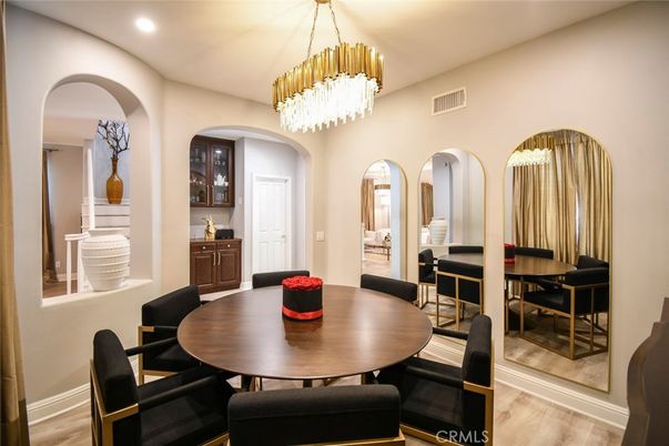 Chandelier, Dining room, Interior, Recessed Lighting, Wood Texture Flooring
