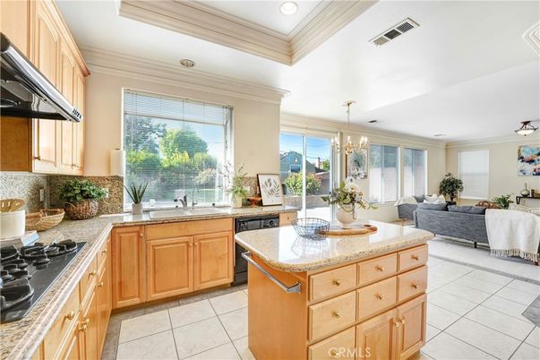 Chandelier, Dining room, Interior, Kitchen, Living room, Recessed Lighting