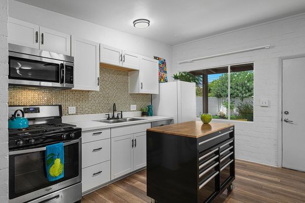 Interior, Kitchen, Stainless Steel Appliances, Wood Texture Flooring