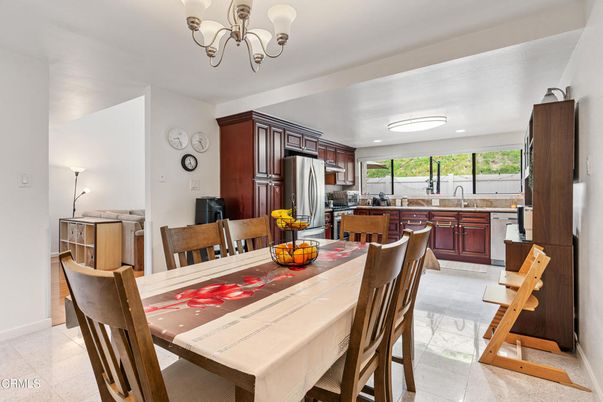 Chandelier, Dining room, Interior, Kitchen, Recessed Lighting, Stainless Steel Appliances