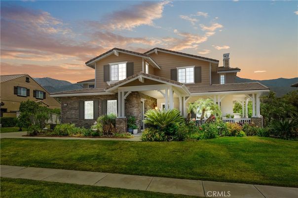 Exterior, Facade, American Craftsman