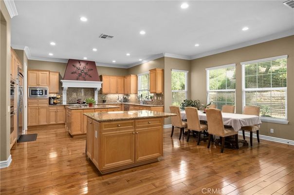 Dining room, Interior, Kitchen, Recessed Lighting, Wood Texture Flooring
