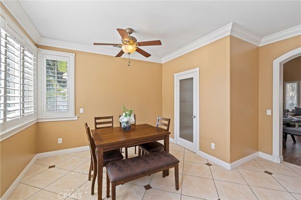 Dining room, Interior