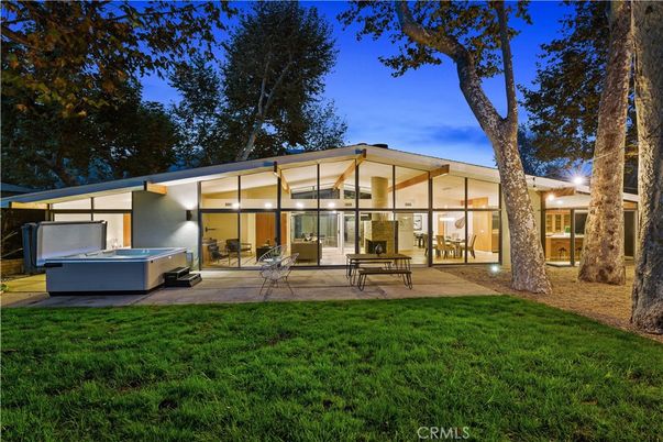 Backyard, Exterior, Hot Tub
