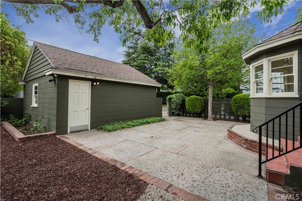 Detached Garage, Exterior