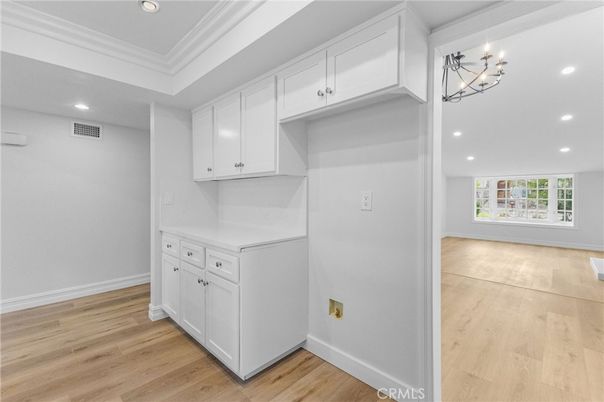 Interior, Recessed Lighting, Washer, Wood Texture Flooring