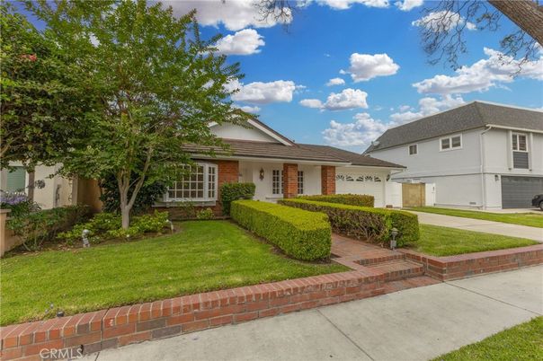 Attached, Exterior, Facade, Brick Facade, Ranch