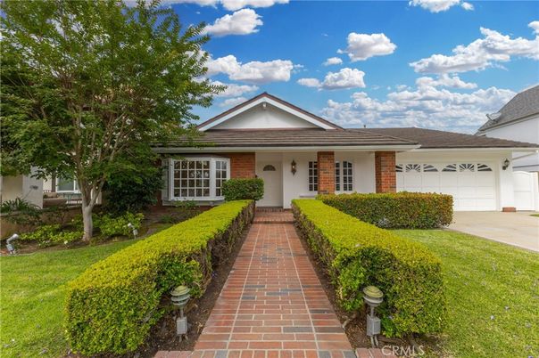 Attached, Exterior, Facade, Brick Facade, Ranch