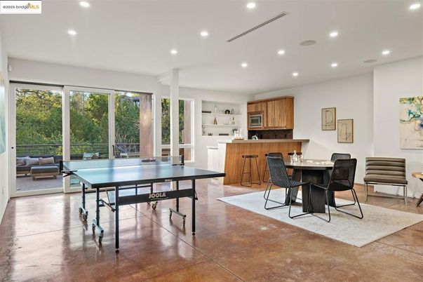 Game Room, Interior, Recessed Lighting
