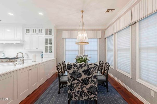 Dining room, Interior, Kitchen, Pendant Lights, Recessed Lighting, Wood Texture Flooring
