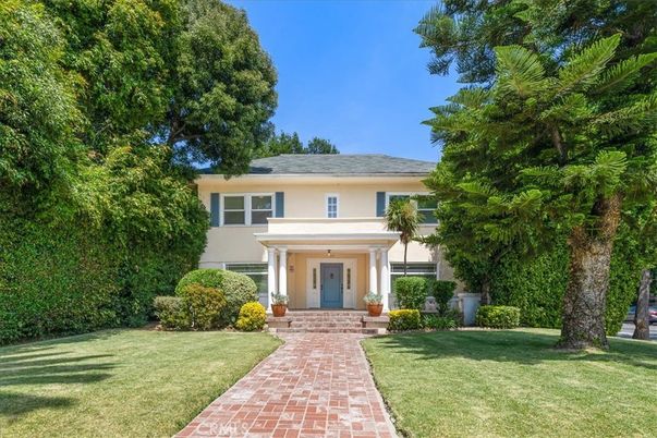 Backyard, Exterior, Facade, American Foursquare