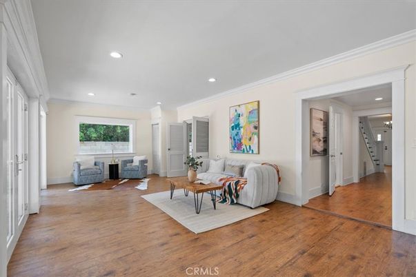 Interior, Living room, Recessed Lighting, Wood Texture Flooring