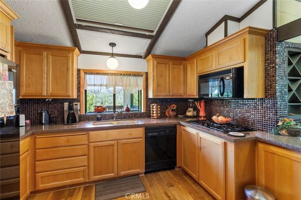 Interior, Kitchen, Pendant Lights, Wood Texture Flooring