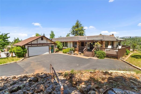 Attached, Detached Garage, Exterior, Facade, Log Home