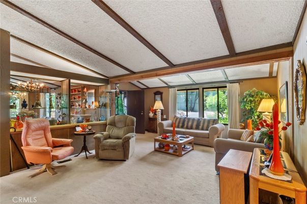Chandelier, Interior, Living room