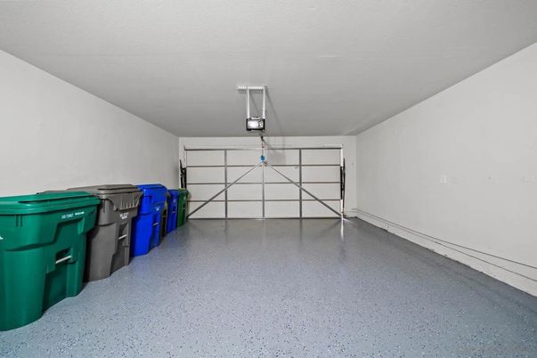 Garage, Interior