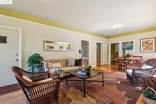 Chandelier, Dining room, Interior, Living room, Wood Texture Flooring