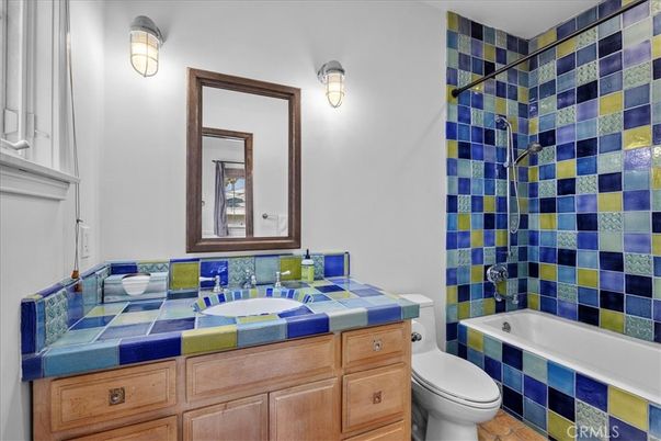 Bathroom, Interior, Tile Countertops