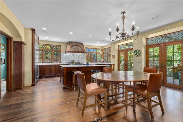 Chandelier, Dining room, Interior, Recessed Lighting, Wood Texture Flooring