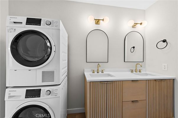 Bathroom, Dual Sink Vanities, Interior, Utility Closets, Washer
