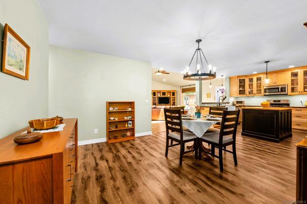 Chandelier, Dining room, Interior, Kitchen, Pendant Lights, Recessed Lighting, Wood Texture Flooring