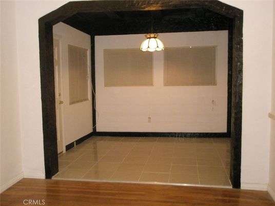 Interior, Pendant Lights, Wood Texture Flooring