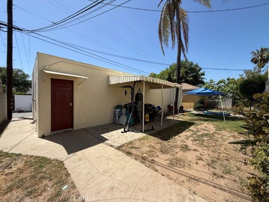 Backyard, Exterior