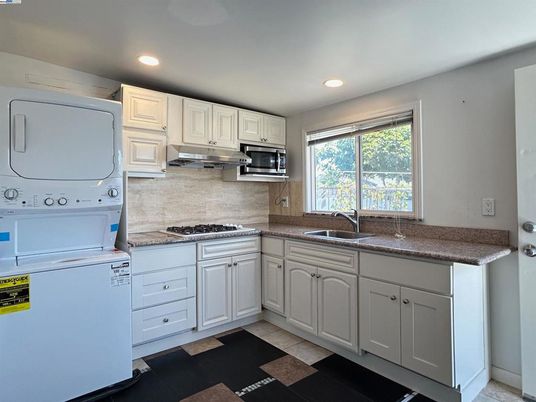 Interior, Kitchen, Recessed Lighting, Washer